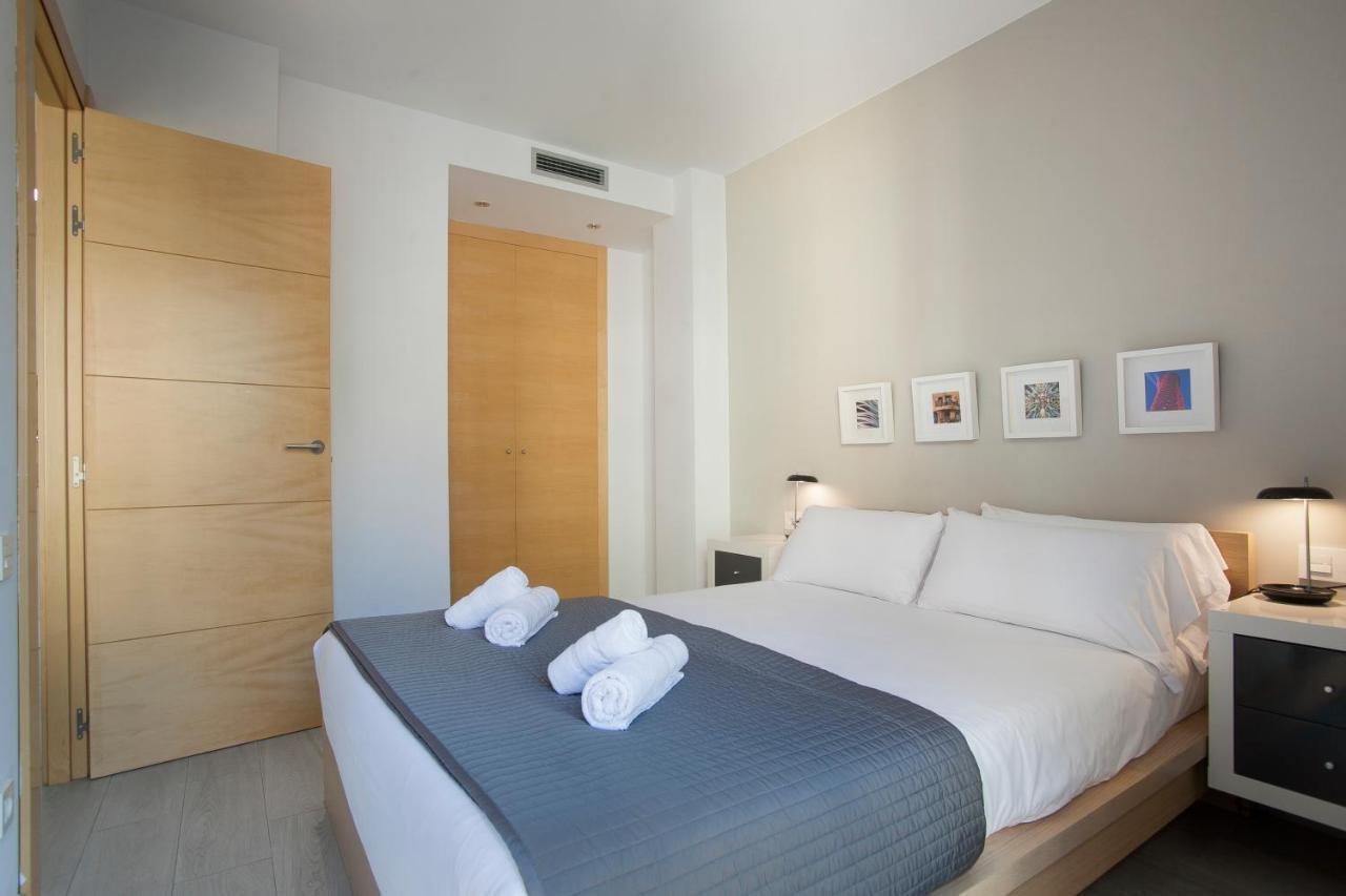 Bbarcelona Gaudi Flats — Photos 3